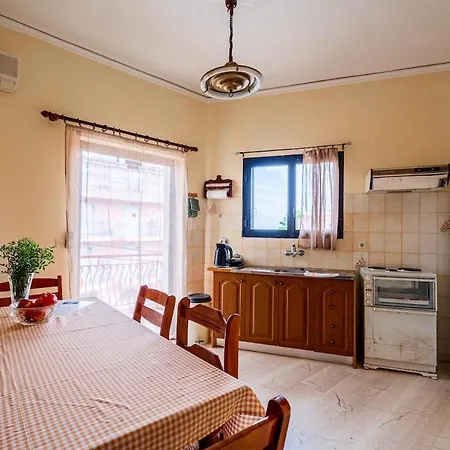 For 4 By Alecos Apartment *